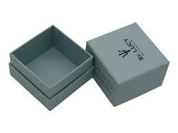 Shoulder Box Packaging